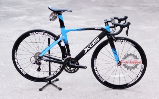 Xe-Đạp-Đua-XDS-RC600-Đen-Xanh-1-528x330 (1)